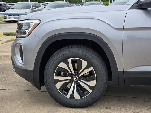 New 2026 Volkswagen Atlas SE image 5