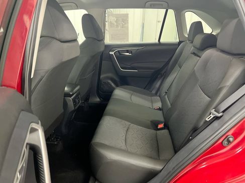 Used 2025 Toyota RAV4 XLE AWD/4WD image 23