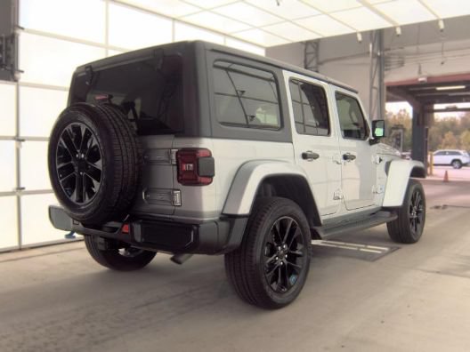 Used 2023 Jeep Wrangler Unlimited Sahara w/ Cold Weather Group AWD/4WD image 5
