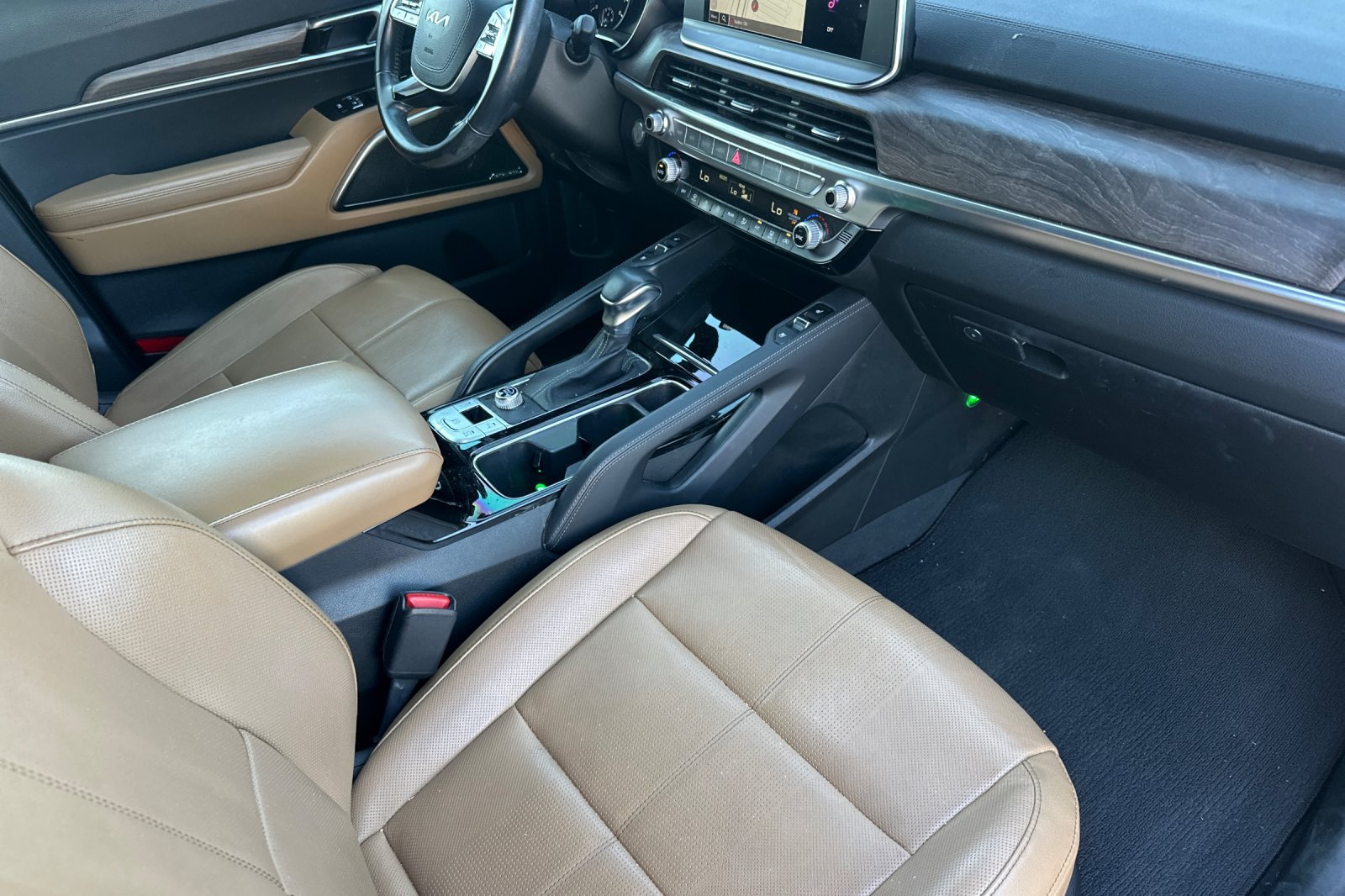 Used 2022 Kia Telluride SX w/ Towing Package FWD image 20