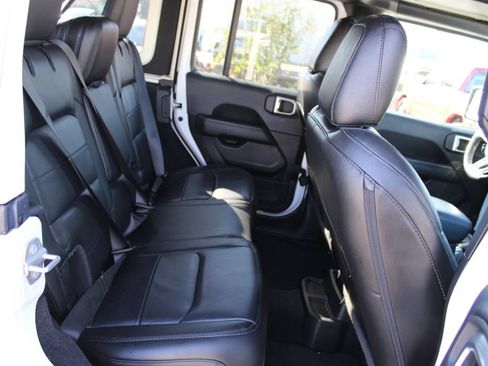 Used 2021 Jeep Wrangler Unlimited Sahara AWD/4WD image 11