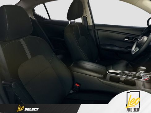 Used 2025 Nissan Sentra SV FWD image 28