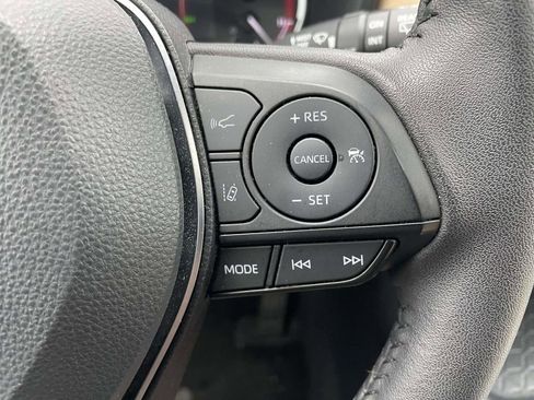 Used 2025 Toyota RAV4 XLE Premium image 35