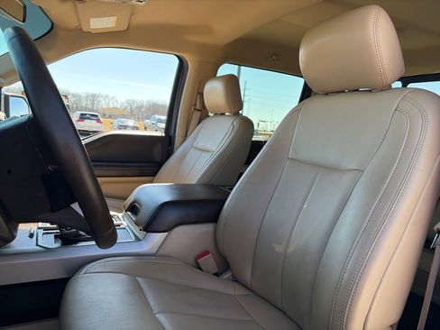 Used 2020 Ford F150 Lariat image 19