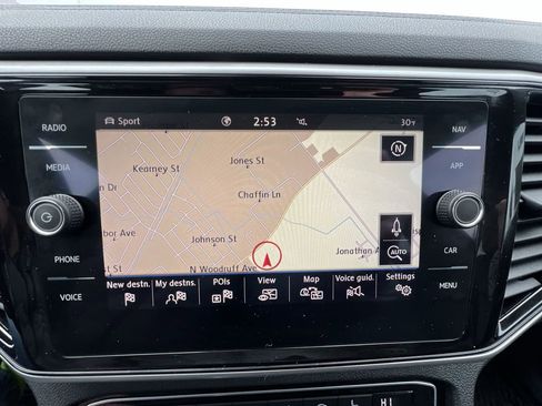 Used 2020 Volkswagen Atlas Cross Sport SEL image 14