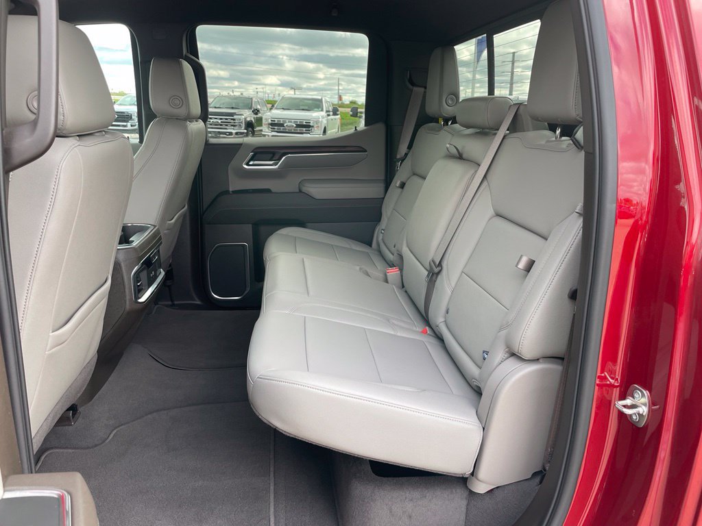 Used 2023 GMC Sierra 1500 SLT w/ SLT Premium Package AWD/4WD image 8