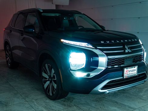 New 2026 Mitsubishi Outlander SE image 30