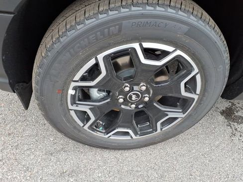 New 2025 Ford Bronco Sport Outer Banks w/ Outer Banks Tech Package+ AWD/4WD image 18