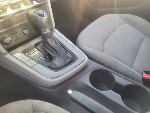 Used 2020 Hyundai Elantra SEL FWD image 26