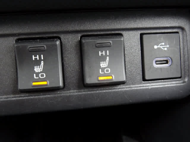 Certified 2025 Toyota Corolla Cross XLE FWD image 28