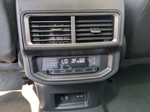 New 2025 Volkswagen Atlas SEL image 31