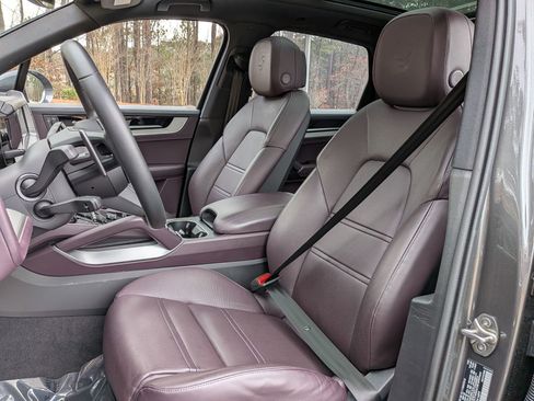 Certified 2025 Porsche Cayenne Coupe AWD/4WD image 5