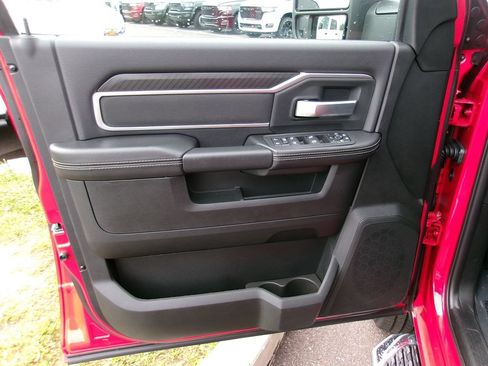 Certified 2026 RAM 2500 Big Horn AWD/4WD image 6