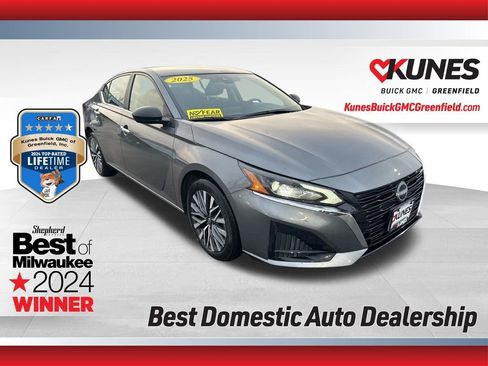 Used 2025 Nissan Altima 2.5 SV image 1
