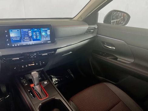 Used 2026 Nissan Kicks SR w/ Cold Weather Package FWD image 16