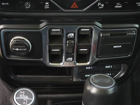 Used 2021 Jeep Wrangler Unlimited Sahara image 26