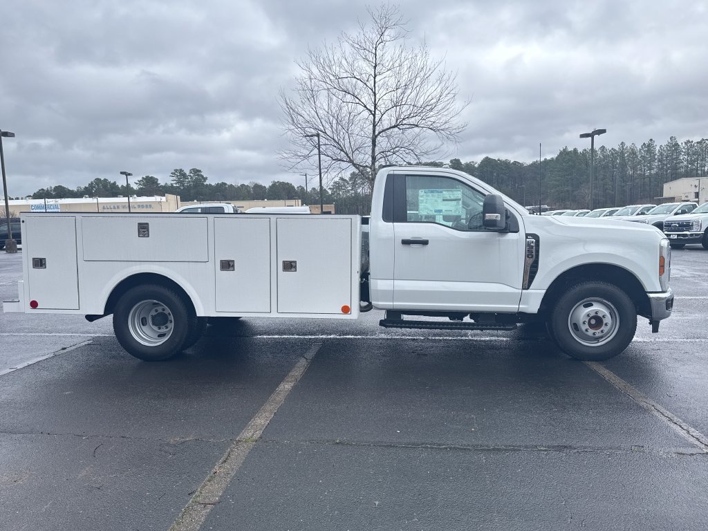 New 2025 Ford F350 XL w/ XL Chrome Package RWD image 4