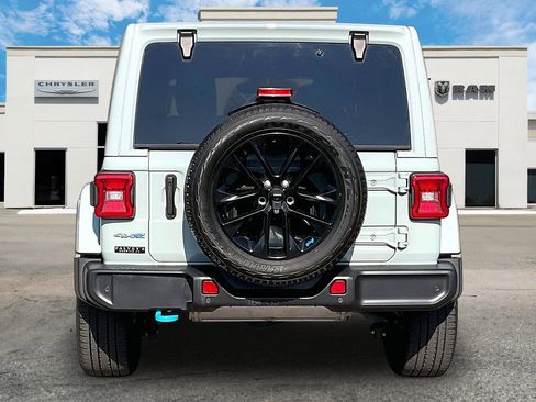 Used 2023 Jeep Wrangler Unlimited Sahara w/ Cold Weather Group AWD/4WD image 4