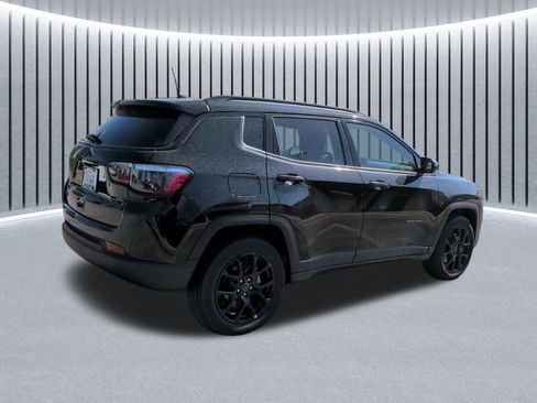 New 2026 Jeep Compass Latitude w/ Sun and Sound Group AWD/4WD image 5