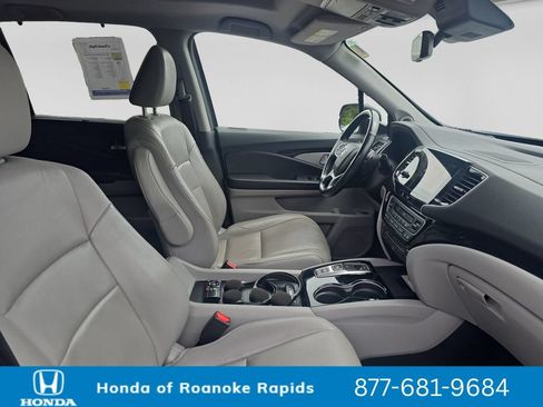 Used 2021 Honda Pilot Touring image 17