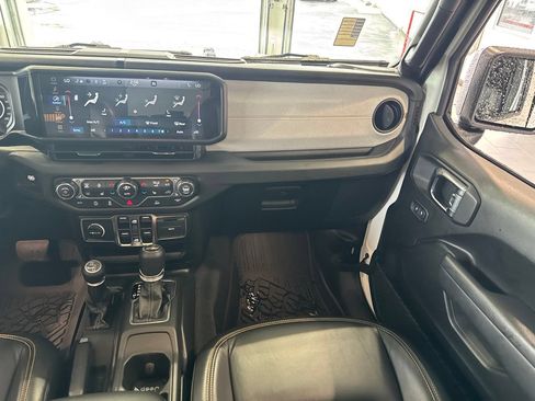 Used 2025 Jeep Wrangler Unlimited Sport AWD/4WD image 45