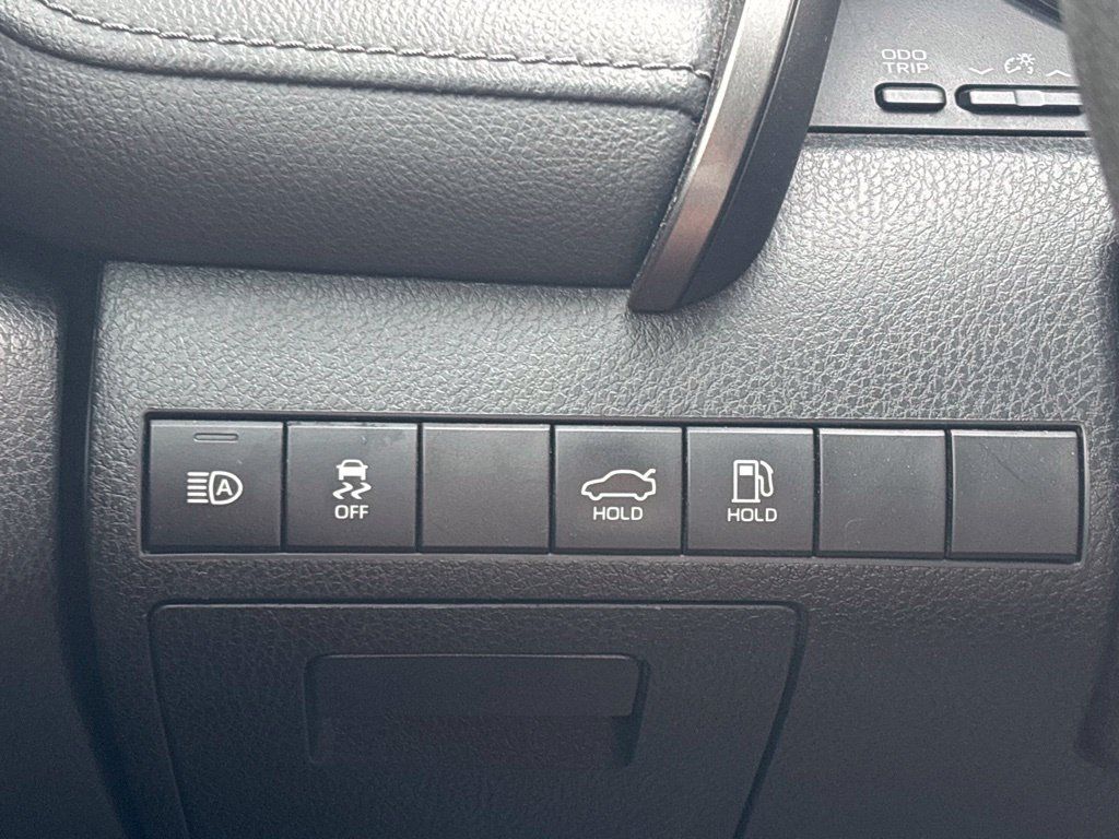 Used 2022 Toyota Camry LE FWD image 23
