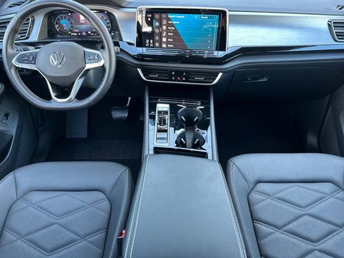 Used 2025 Volkswagen Atlas Cross Sport SE AWD/4WD image 14
