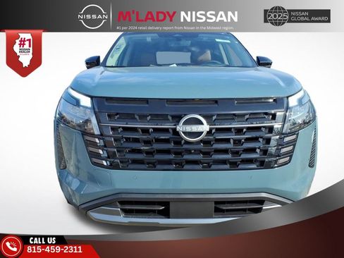 New 2026 Nissan Pathfinder Platinum image 2