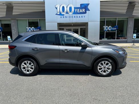 Used 2023 Ford Escape Active w/ Tech Pack #1 AWD/4WD image 7