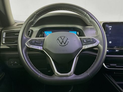 Used 2024 Volkswagen Atlas Cross Sport SE image 18