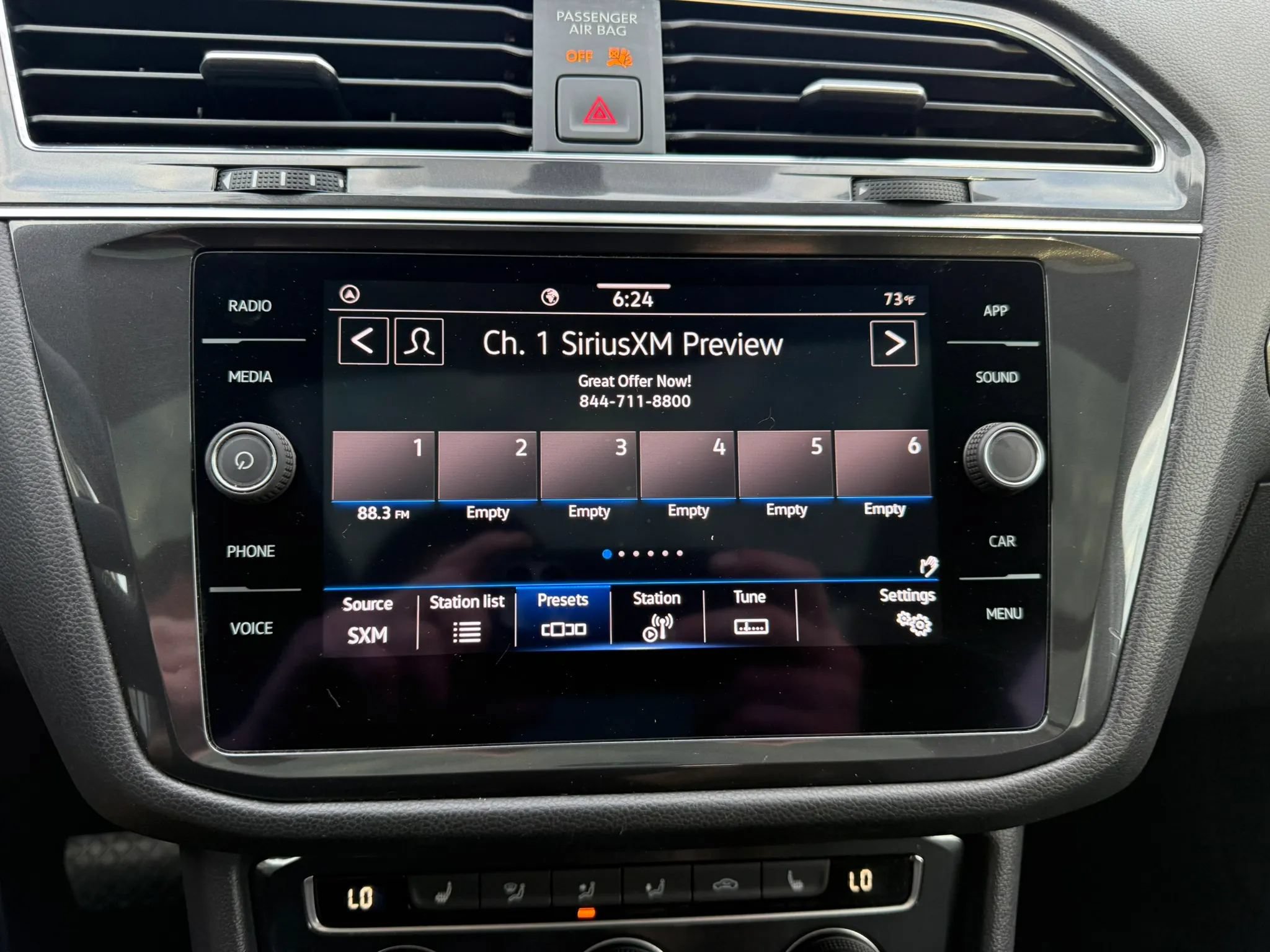 Used 2021 Volkswagen Tiguan SE w/ Panoramic Sunroof Package FWD image 24