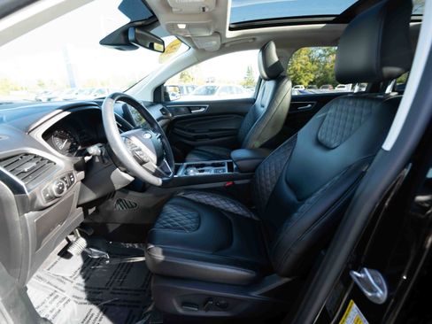 Used 2024 Ford Edge Titanium image 9