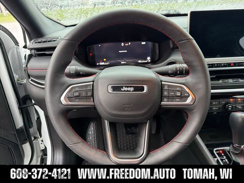 Used 2023 Jeep Compass Trailhawk w/ Trailhawk Elite Group AWD/4WD image 14