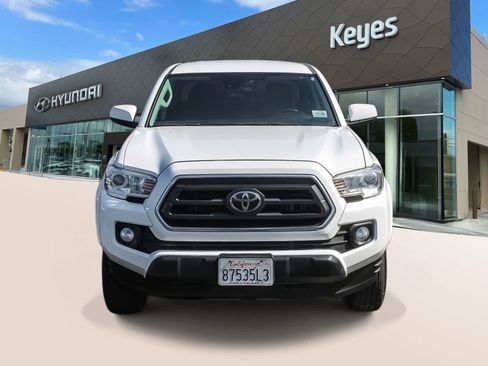 Used 2022 Toyota Tacoma SR5 RWD image 2