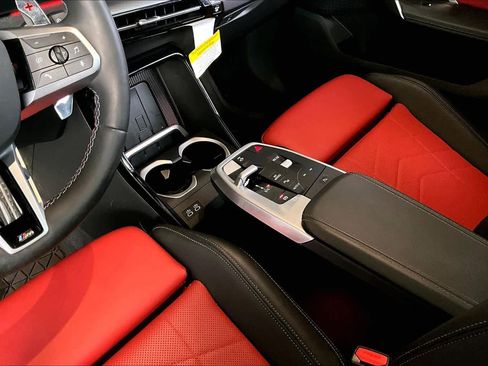 Used 2025 BMW X1 M35i w/ Premium Package image 16