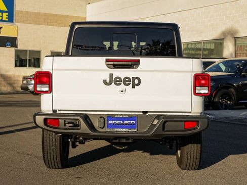 New 2026 Jeep Gladiator Sport image 5