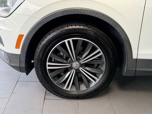 Used 2018 Volkswagen Tiguan SEL AWD/4WD image 4