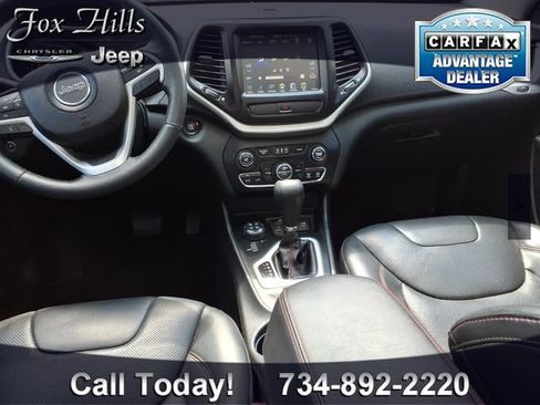 Used 2016 Jeep Cherokee Trailhawk w/ Comfort/Convenience Group AWD/4WD image 12