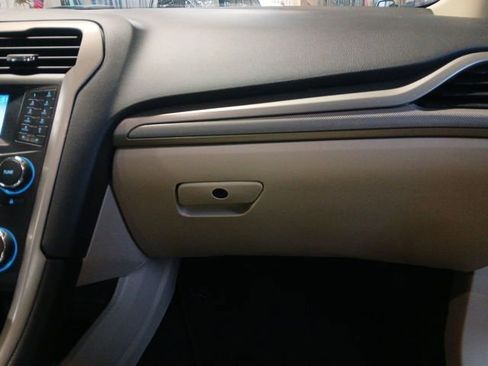 Used 2015 Ford Fusion SE image 45