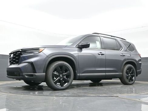 Used 2025 Honda Pilot Black Edition image 21