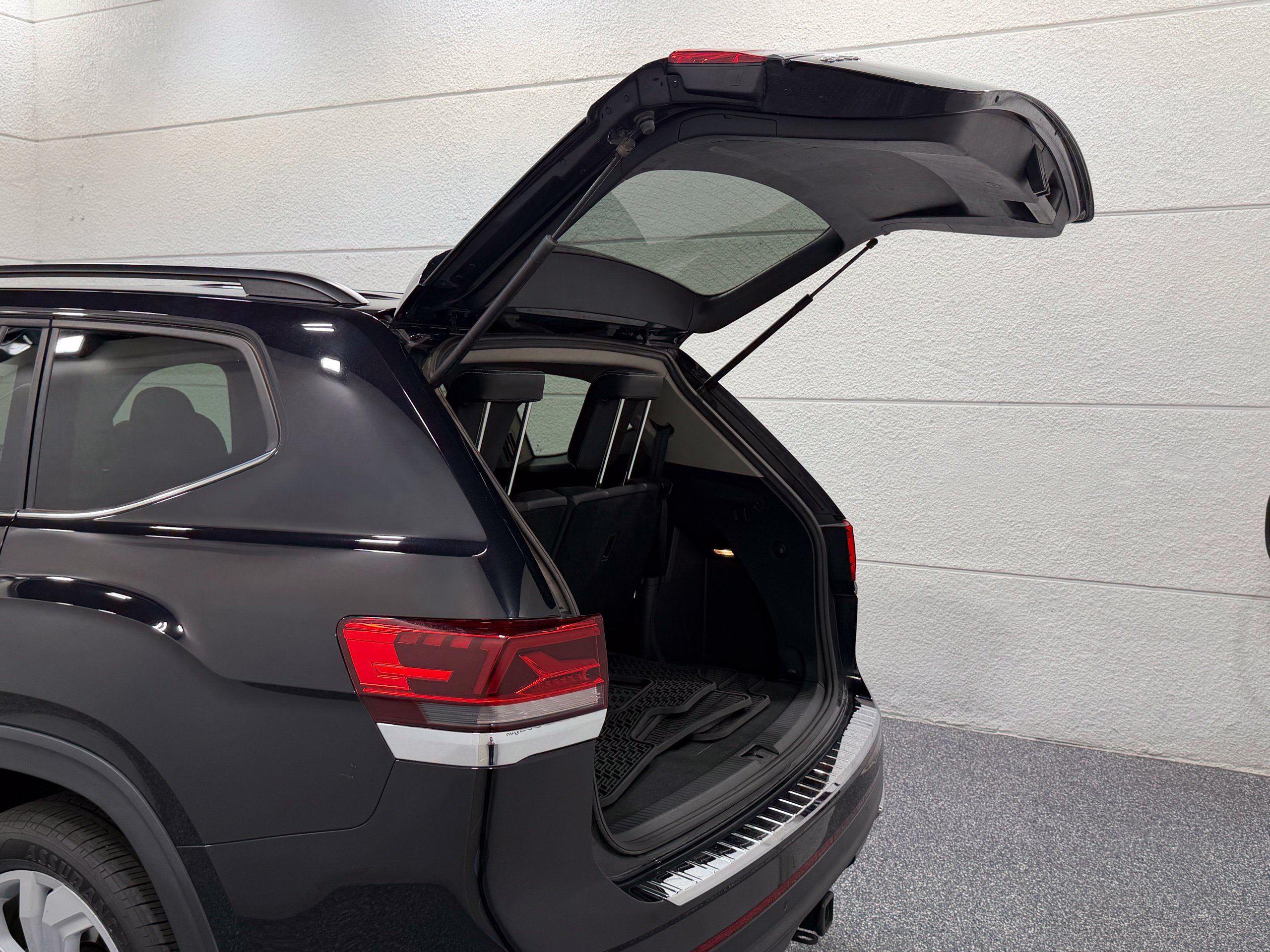Used 2022 Volkswagen Atlas SE w/ Panoramic Sunroof Package AWD/4WD image 26