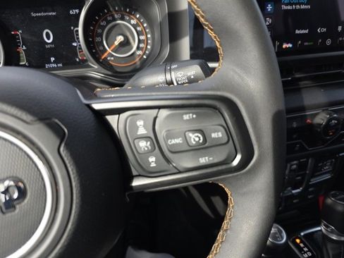 Used 2024 Jeep Gladiator Sport image 21