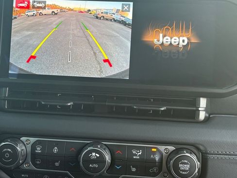 New 2026 Jeep Wrangler Unlimited Sahara AWD/4WD image 19