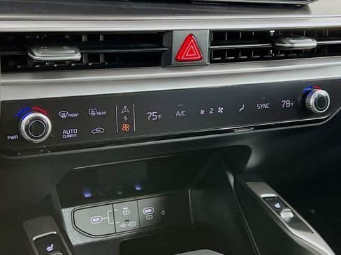 New 2026 Kia Sorento EX AWD/4WD image 11