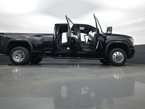 New 2026 GMC Sierra 3500 Denali w/ Denali Reserve Package image 33