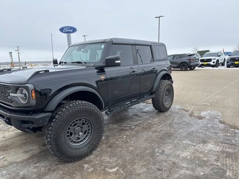 Used 2021 Ford Bronco Badlands image 3
