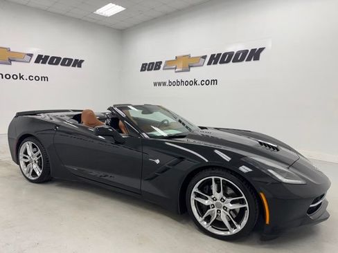 Used 2015 Chevrolet Corvette Stingray Convertible w/ 3LT Preferred Equipment Group RWD image 11