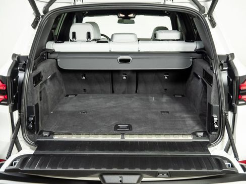 Used 2025 BMW X5 xDrive50e w/ Parking Assistance Package image 28