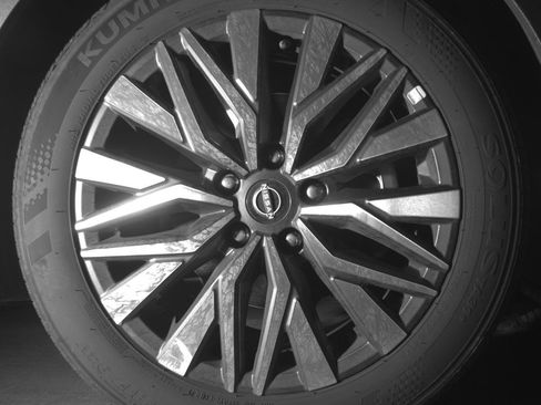Used 2025 Nissan Altima 2.5 SV FWD image 13