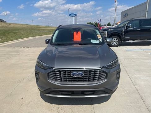 Used 2025 Ford Escape Platinum AWD/4WD image 2